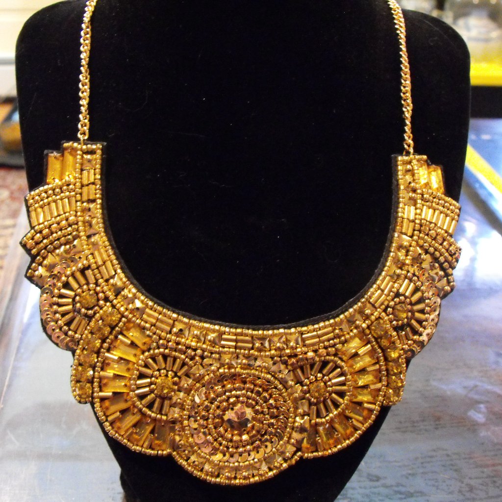 C1946 Gold Decorative Necklace